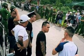 Hải "bánh" bất ngờ trước sự thăm hỏi của rất đông người không quen biết