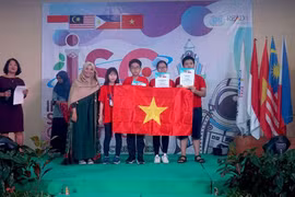 4 học sinh Việt Nam giành Huy chương Vàng kỳ thi Khoa học Quốc tế ISC năm 2019