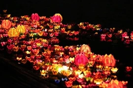 Hoa đăng trong lễ Vu lan. Ảnh: Minh họa.