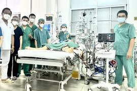 Phối hợp 3 viện Cứu sống trẻ sốc nhiễm khuẩn kèm viêm cơ tim nhờ ECMO