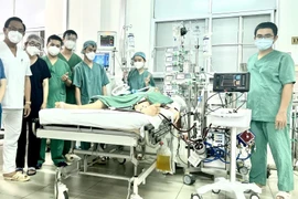 Phối hợp 3 viện Cứu sống trẻ sốc nhiễm khuẩn kèm viêm cơ tim nhờ ECMO