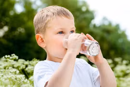 Ăn và uống đúng cách trong mùa hè 