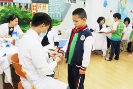 Dưới 75% trường học có nhân viên y tế