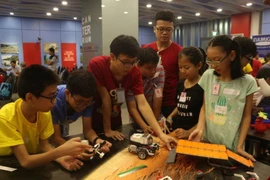 Trại hè lắp ráp và lập trình robot cho học sinh