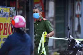 Hà Nội họp khẩn sau khi ghi nhận 10 ca nhiễm nCoV ở cộng đồng