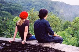 Đau khổ vì chồng có bạn gái thân