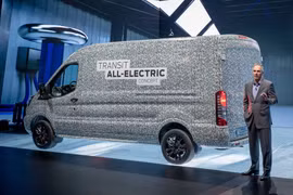Ford Transit chạy điện hoàn toàn sẽ ra mắt vào tháng 11 tới