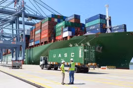 Thặng dư thương mại đạt 3,7 tỷ USD, tăng gần gấp đôi năm trước