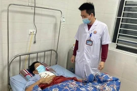 Cứu bệnh nhân bị xà beng đâm thấu ngực