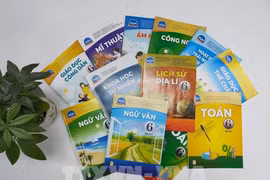 Giá sách giáo khoa tăng cao, Bộ Tài chính nói gì?