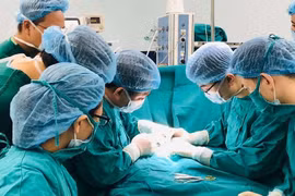 Tạo hình lỗ tiểu thấp bảo toàn chức năng sinh sản