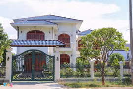 Quảng Nam kết luận vụ vợ nguyên bí thư sở hữu 'đất vàng' sai quy định