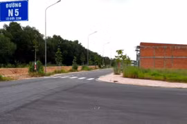 Bình Dương: Chính quyền lúng túng, hơn 7.500m2 đất công bị phân lô