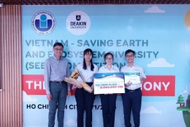  Thiết bị nuôi vi tảo để lọc không khí