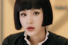 Netizen sôi sục vì tuyên bố "4 tiếng lại tung ảnh, clip Hiền Hồ một lần"