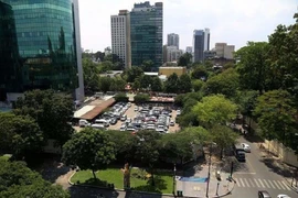 Khu đất vàng số 8 - 12 Lê Duẩn (quận 1, TPHCM) thuộc sở hữu Nhà nước suýt bị tư nhân thâu tóm với giá cực rẻ do một số cán bộ lãnh đạo TPHCM tiếp tay.