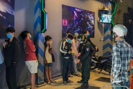 Đề nghị phạt 5 thanh niên ở Đà Nẵng hơn 42 triệu vì tụ tập ăn nhậu