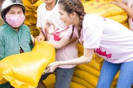 Dân mạng yêu cầu Ngọc Trinh minh bạch số tiền kêu gọi từ thiện