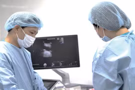 Y học bào thai giúp “giải cứu” thai nhi ngay khi còn trong bụng mẹ