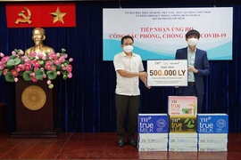Tặng 500.000 ly sữa tươi và đồ uống cho người dân TPHCM trong thời kỳ “ai ở đâu ở yên đó”