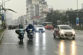 Gió mùa Đông Bắc tràn về, Hà Nội khả năng mưa rất to.