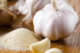  Bột tỏi ức chế mạnh các tác nhân gây hại cho thực phẩm