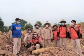 Quảng Bình: Phát hiện 5 quả bom "khủng"