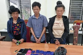 Các đối tượng và tang vật tại cơ quan công an. Ảnh: Công an tỉnh Sơn La.