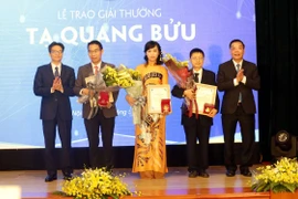 Ba nhà khoa học xuất sắc nhận giải thưởng Tạ Quang Bửu