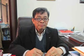 Nên giảm một nửa công chức để tăng lương