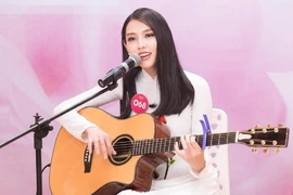 Ba mẹ ly hôn từ khi 4 tuổi, Thuỳ Tiên phải làm đủ nghề kiếm sống