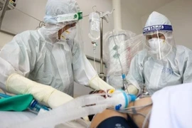 Số mắc Covid-19 tăng nhanh, Bộ Y tế "khẩn" chuẩn bị các phương án điều trị