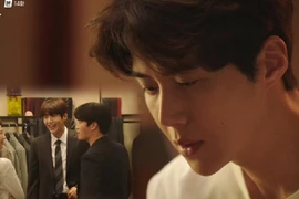 “Hometown Cha Cha Cha”: Bí mật 5 năm của Tổ trưởng Hông là gì?