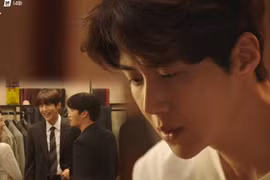 “Hometown Cha Cha Cha”: Bí mật 5 năm của Tổ trưởng Hông là gì?