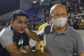 HLV Kiatisuk chính thức lên tiếng về khả năng dẫn dắt đội tuyển Việt Nam