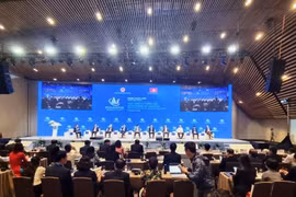 Toàn cảnh phiên thảo luận chuyên đề "Phát triển thị trường vốn và thị trường bất động sản".