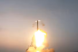 Chiến hạm tàng hình Ấn Độ phóng thử nghiệm thành công tên lửa hành trình siêu thanh BrahMos