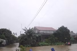 Lũ chưa rút, miền Trung đối mặt mưa lớn, ngập lụt trở lại