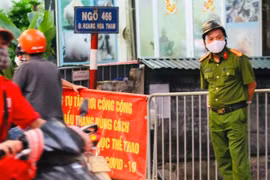 Hà Nội cách ly thêm 1 khu phố do có ca nghi nhiễm Covid-19