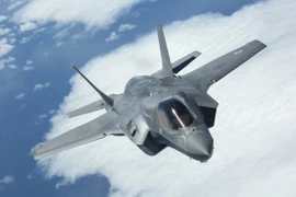 Sự cố mới với siêu tiêm kích tàng hình Mỹ, F-35A không thể bay trong giông bão