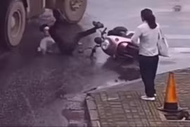 Video: Phản xạ tuyệt vời thoát khỏi tay tử thần