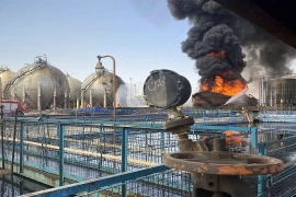 Video vụ hỏa hoạn lớn tại nhà máy lọc dầu Iran