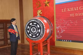 PGS.TSKH. Vũ Hoàng Linh, Bí thư Đảng ủy, Hiệu trưởng Trường ĐH Khoa học Tự nhiên.