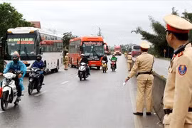 Từ 15/7, tổng kiểm tra xe ô tô chở khách, container, xe máy về nồng độ cồn, ma túy