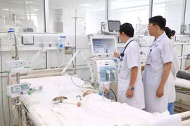 Bé 3 tháng tuổi suy đa tạng vì chữa thuốc Nam