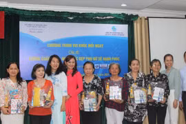 Phụ nữ sẽ hạnh phúc khi xương chắc khỏe và biết làm đẹp an toàn