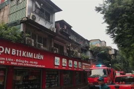 Nhà tập thể bốc cháy