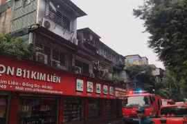 Nhà tập thể bốc cháy