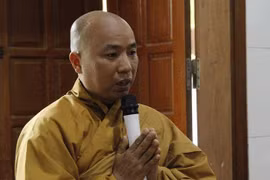 Sư thầy nghi "gạ tình" nữ phóng viên xin xả giới, hoàn tục