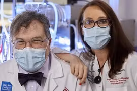 Tác giả văcxin Covid-19 không có bằng sáng chế được đề cử giải Nobel